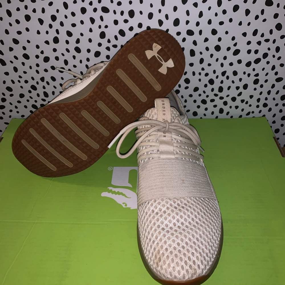 Women’s Under Armor Shoes - Picture 3 of 3